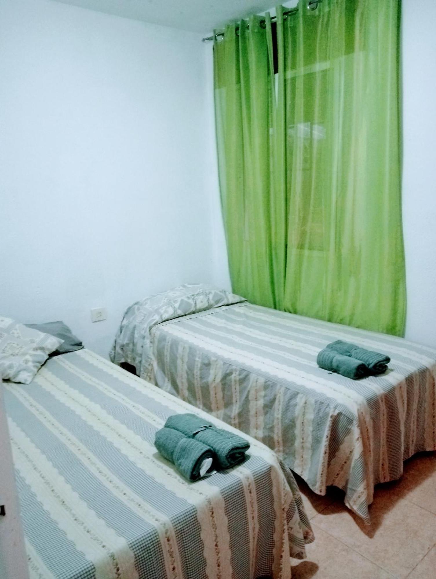 Playa Beach Malaga 3Habts Dobles, Cocina Familiar, Apartamento Completo La Cala Del Moral エクステリア 写真
