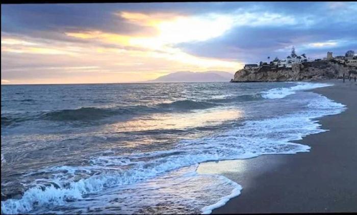 Playa Beach Malaga 3Habts Dobles, Cocina Familiar, Apartamento Completo La Cala Del Moral エクステリア 写真